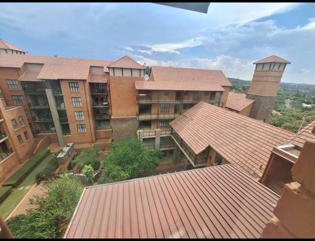2 BEDROOM APARTMENT FOR SALE IN NEWLANDS
